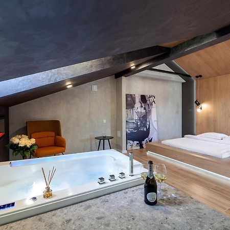Royal Vip Jacuzzi Apart Λβιβ Εξωτερικό φωτογραφία