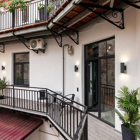 Royal Vip Jacuzzi Apart Λβιβ Εξωτερικό φωτογραφία
