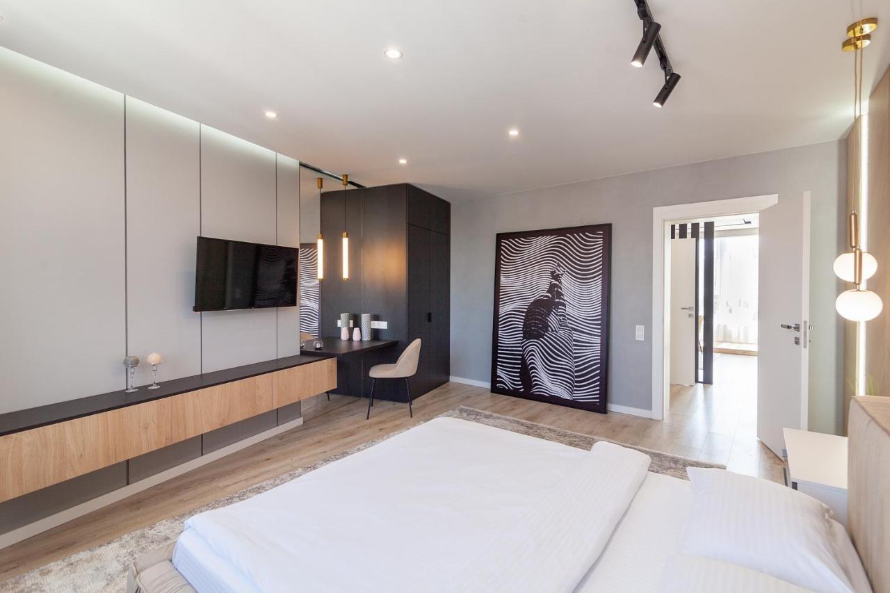 Royal Vip Jacuzzi Apart Λβιβ Εξωτερικό φωτογραφία