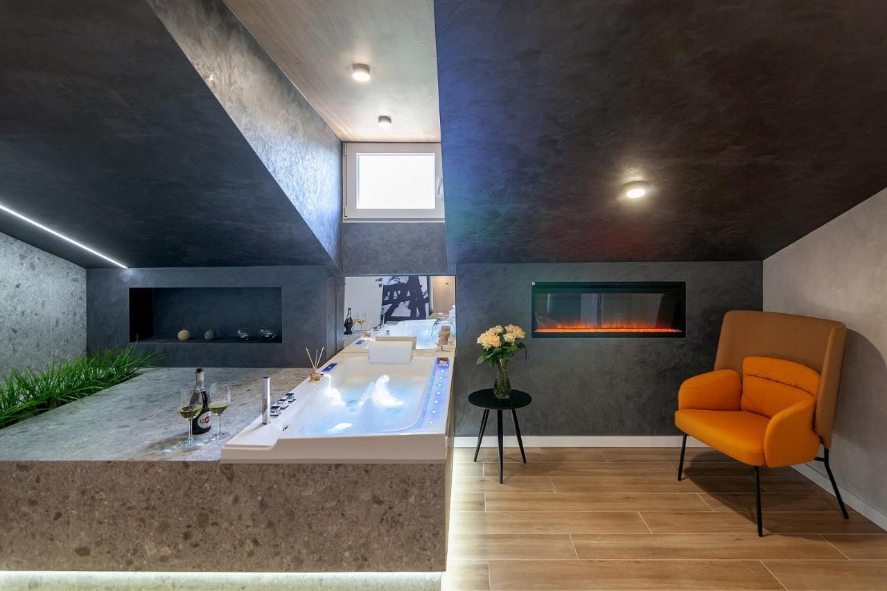 Royal Vip Jacuzzi Apart Λβιβ Εξωτερικό φωτογραφία