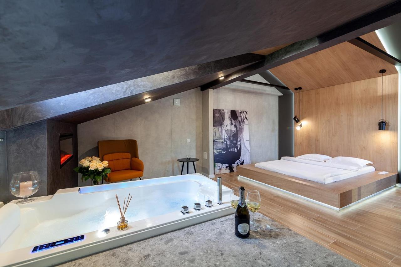 Royal Vip Jacuzzi Apart Λβιβ Εξωτερικό φωτογραφία
