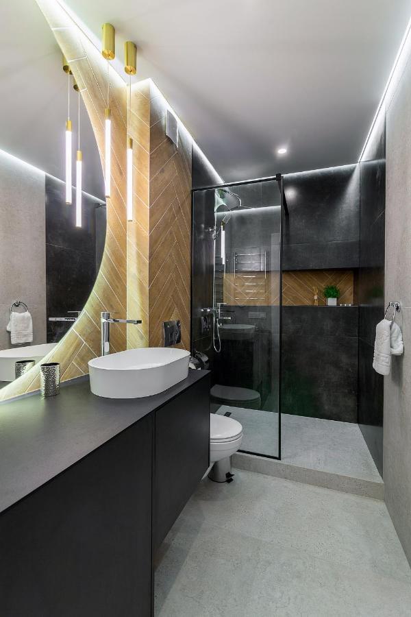 Royal Vip Jacuzzi Apart Λβιβ Εξωτερικό φωτογραφία