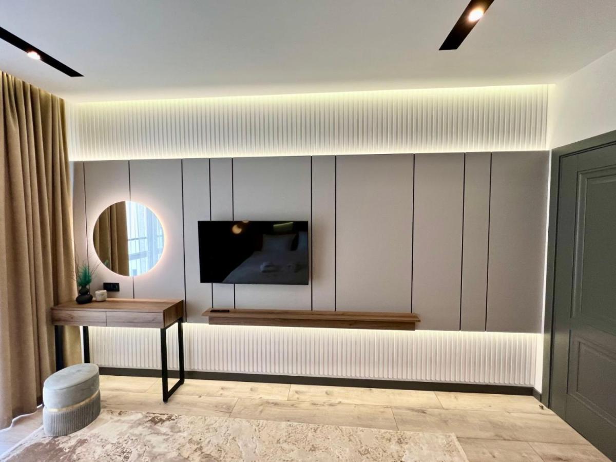 Royal Vip Jacuzzi Apart Λβιβ Εξωτερικό φωτογραφία