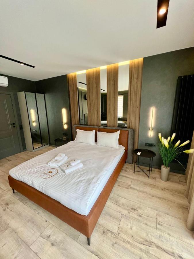Royal Vip Jacuzzi Apart Λβιβ Εξωτερικό φωτογραφία