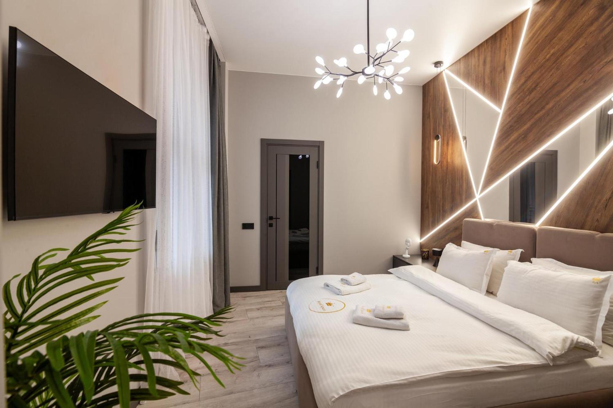 Royal Vip Jacuzzi Apart Λβιβ Εξωτερικό φωτογραφία