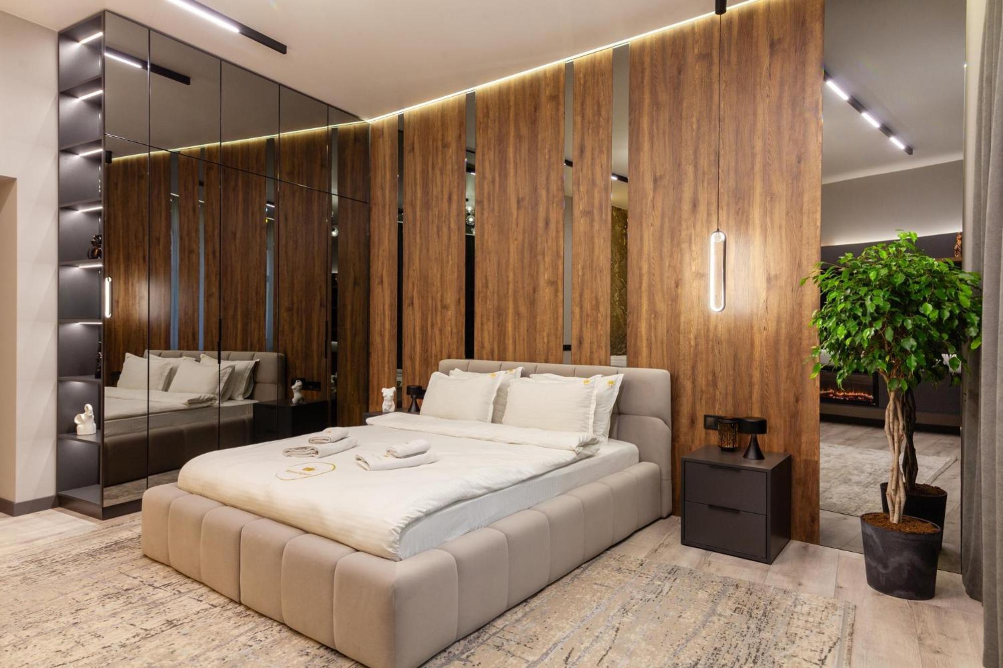 Royal Vip Jacuzzi Apart Λβιβ Εξωτερικό φωτογραφία