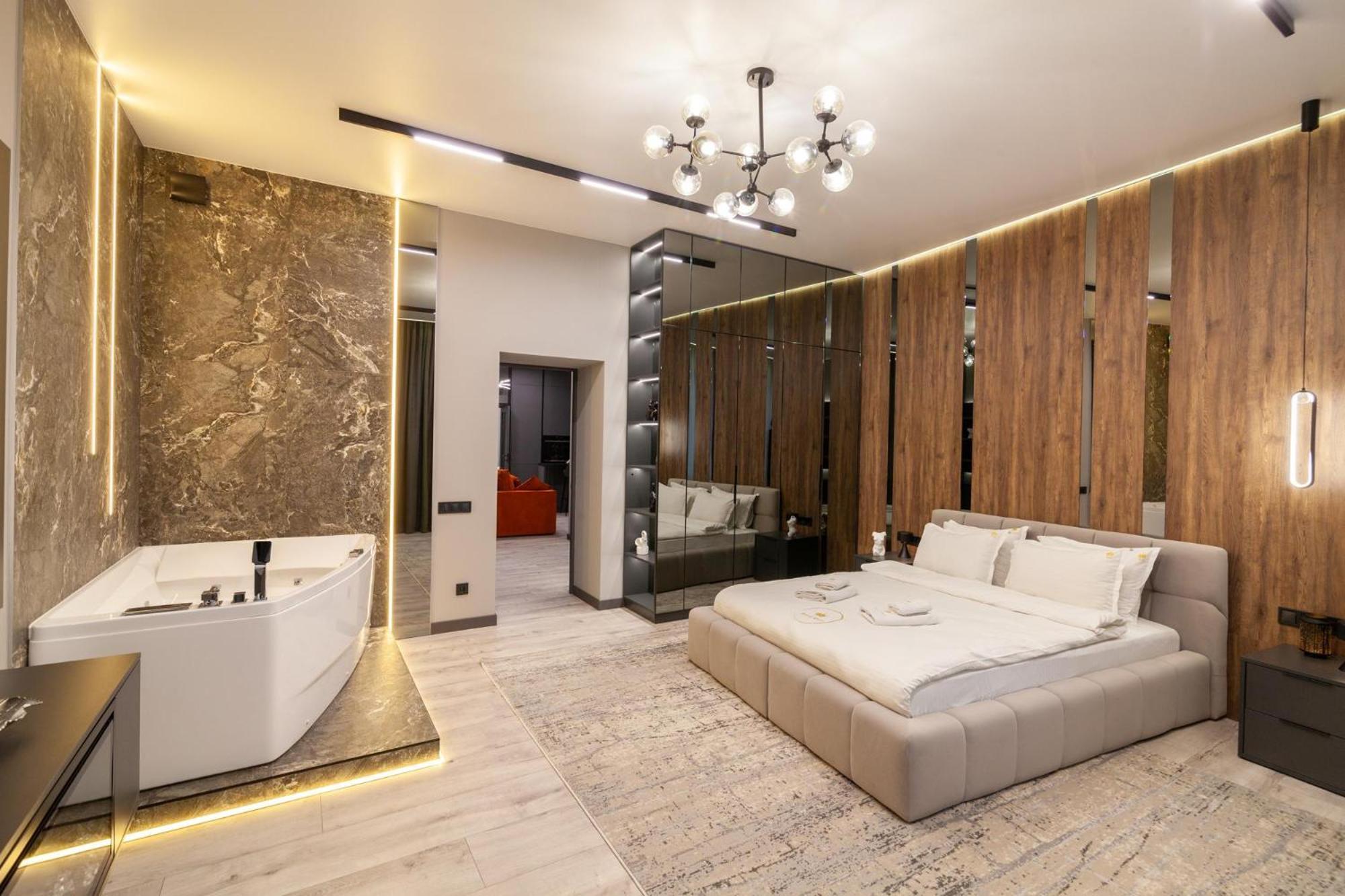 Royal Vip Jacuzzi Apart Λβιβ Εξωτερικό φωτογραφία